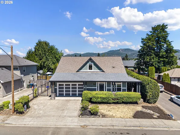 962 T St, Springfield, OR 97477