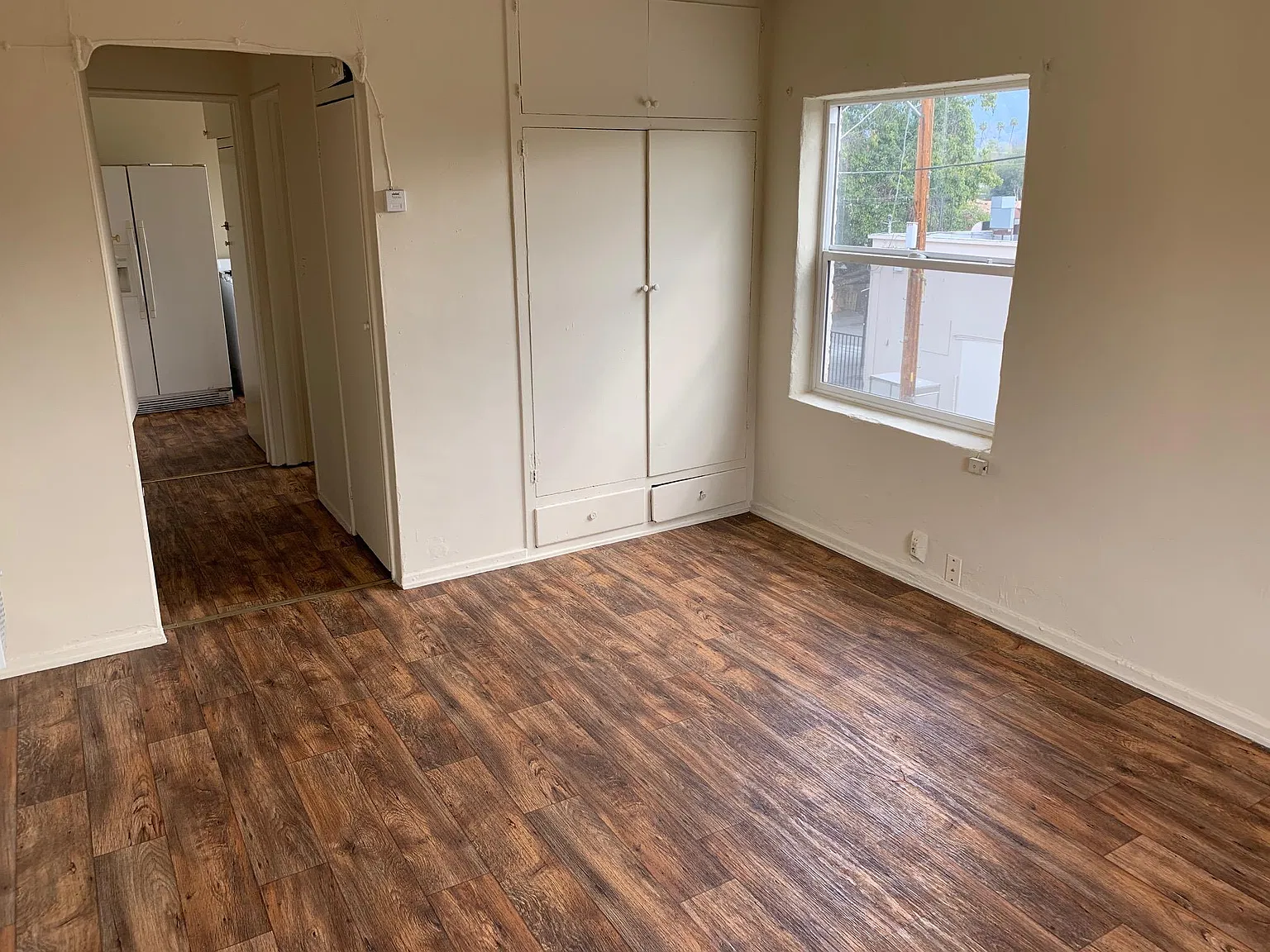 Studio, 400 sqft, $1,600 — Photo 3