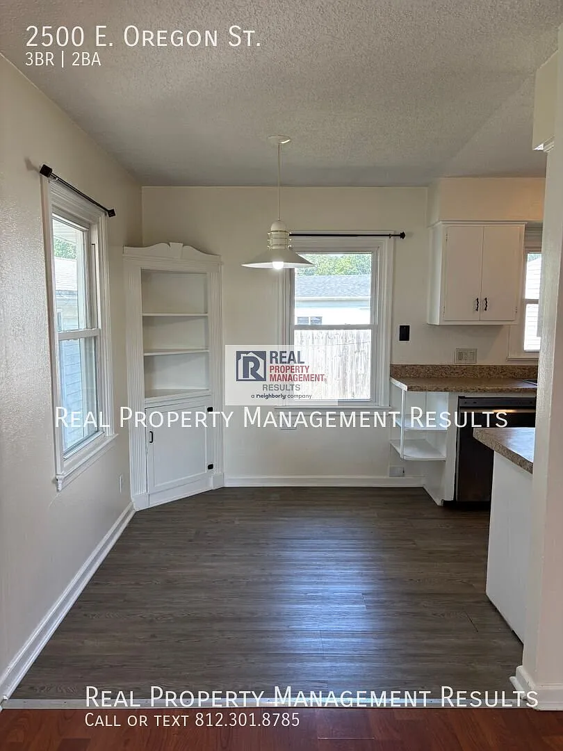 Bright East Side Home Near Wesselman Woods Park — Photo 4