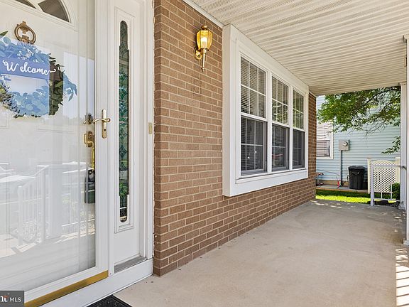 4th image of 6 Trent Dr