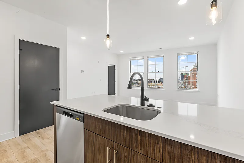 2 bed, 2.0 bath, 850 sqft, $2,350 — Photo 4