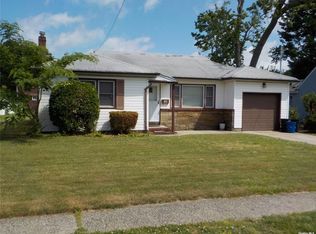 95 Liberty Ave, North Babylon, NY 11703