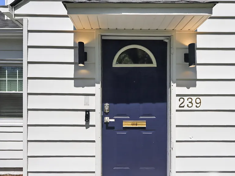 239 S Sparks St — Photo 5