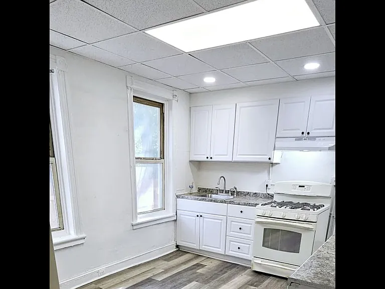 531 Stuyvesant Ave — Photo 9