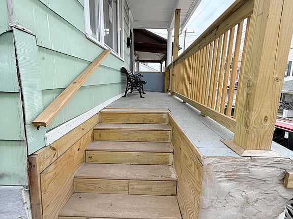 4th image of 27 McCarragher St