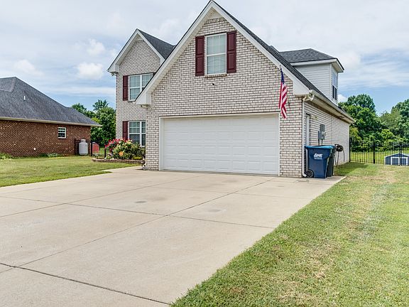 3rd image of 2529 Auldridge Dr