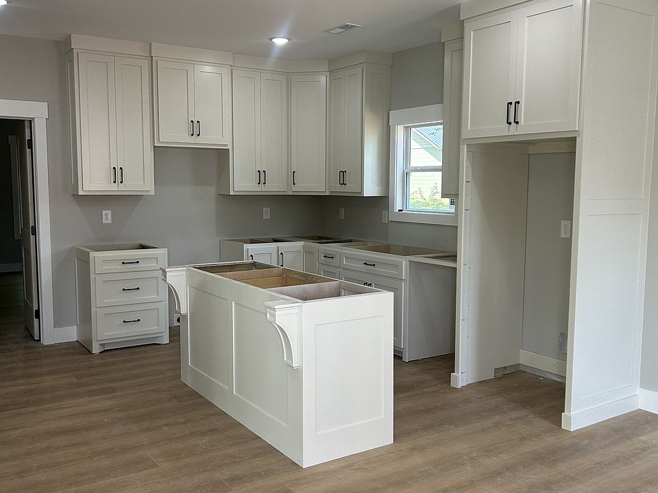 2nd image of 310 May St