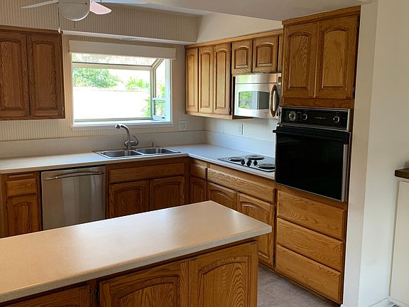 4th image of 954 Logan Ave