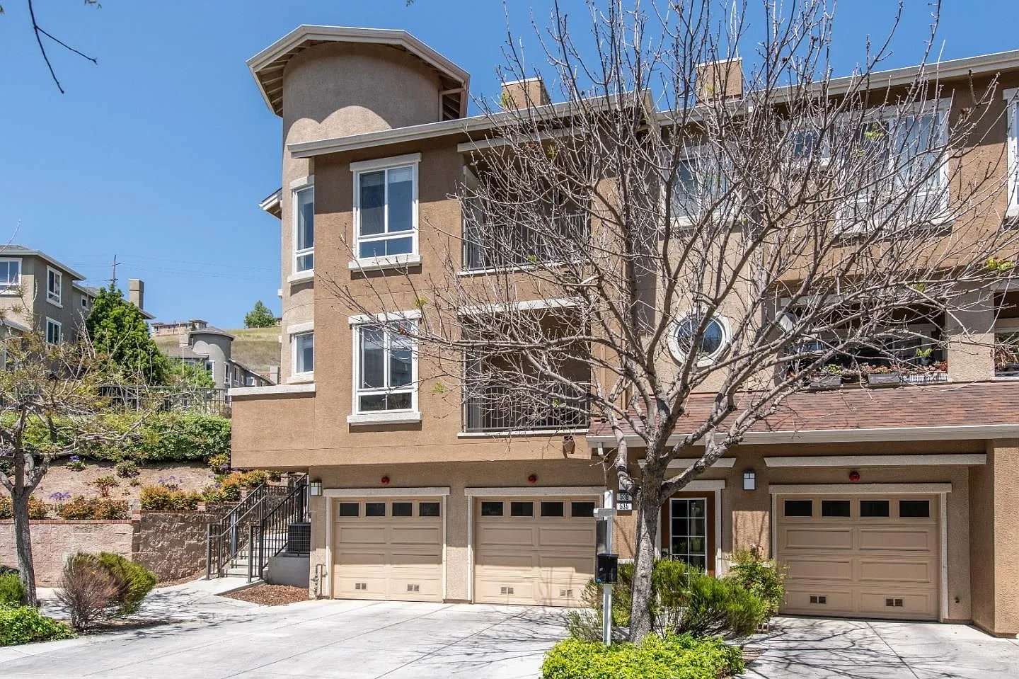 539 Marble Arch Ave photo 1
