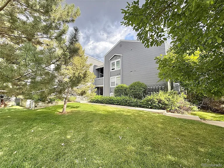 444 S Kittredge St — Photo 12