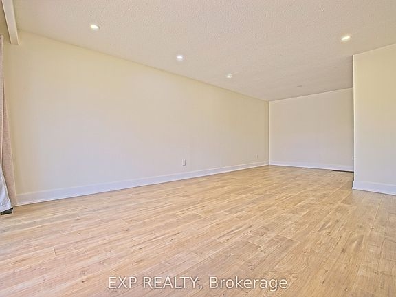 5th image of 4 Fallway Rd