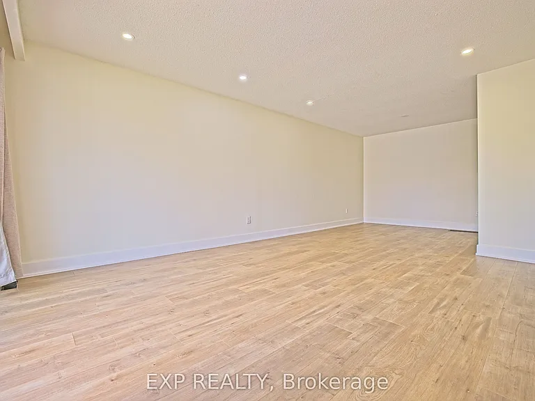 4 Fallway Rd #UPPER — Photo 5