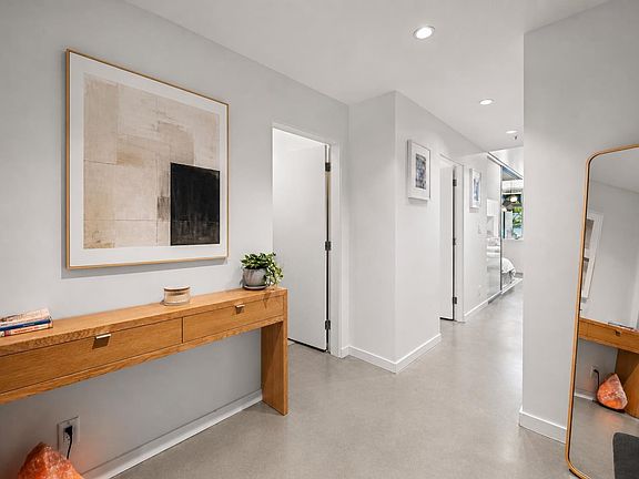 4th image of 53 Hastings St W #409