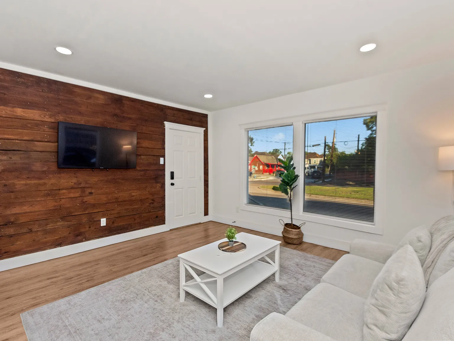 1 bed, 800 sqft, $1,849 — Photo 2