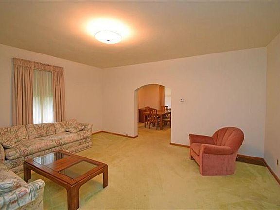 5th image of 6106 Sierra St