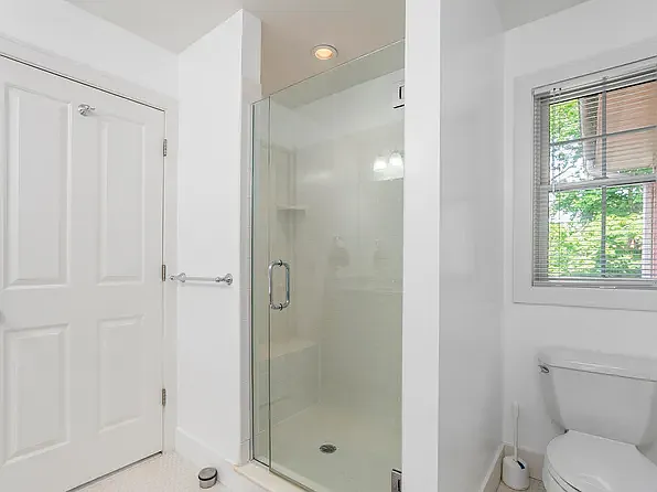 1010 Baldwin Ave — Photo 6