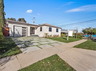 17601 Rhoda St, Encino, CA 91316