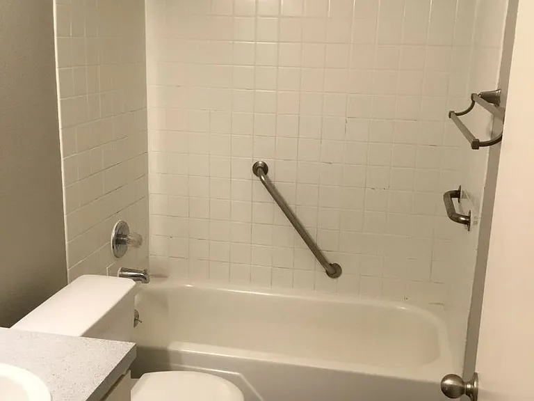 Taylor Place Apartments II — Photo 19