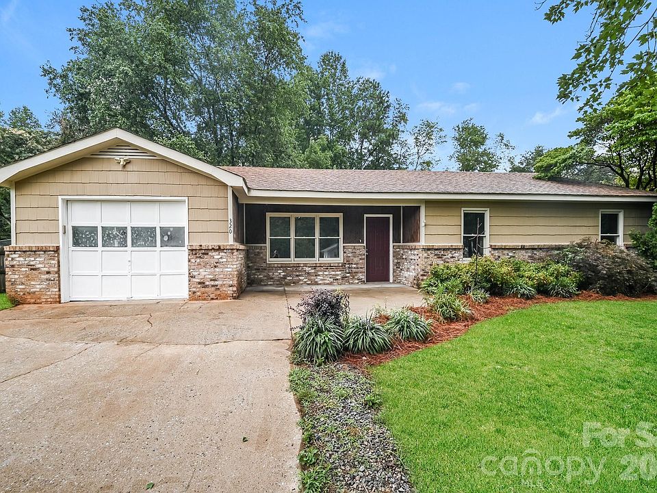 1st image of 320 Aqua Dr