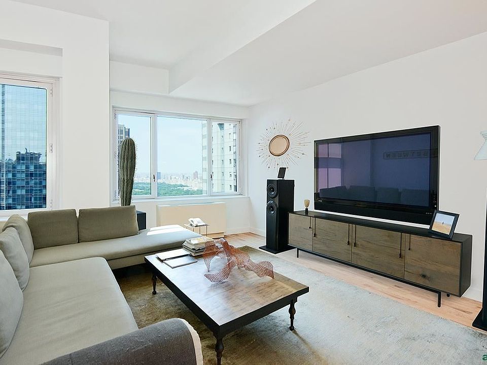 1st image of 322 W 57th St Unit Sp57m