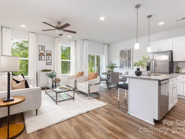 8027 Pleasant Grove Rd, Charlotte, NC 28216