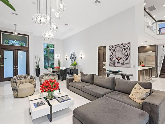 5th image of 10110 Sweet Bay Street