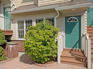 85 Locust Ave APT 512, New Canaan, CT 06840