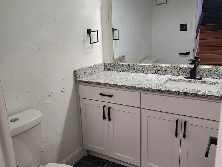 2715 Westgate Dr — Photo 13