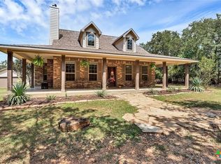 206 Vyvjala Rd, Smithville, TX 78957