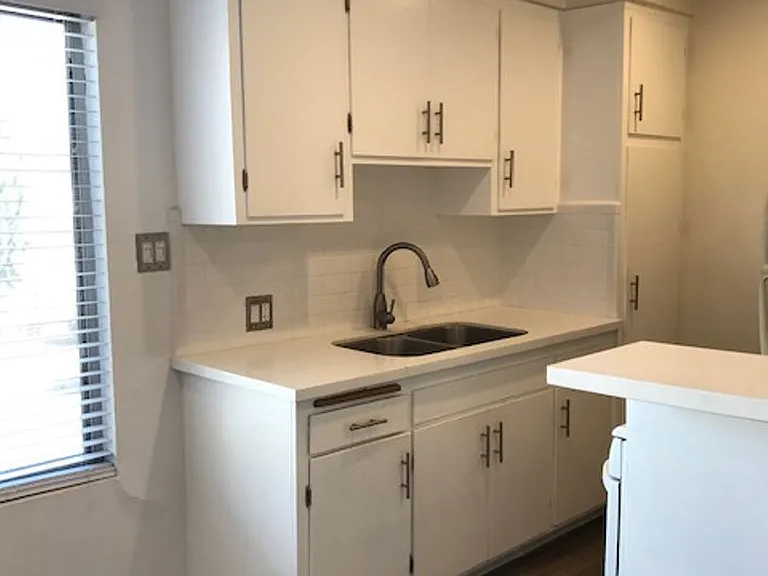 1721 S Westgate Ave — Photo 3
