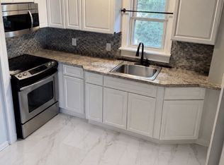 33 May St APT 1, Webster, MA 01570