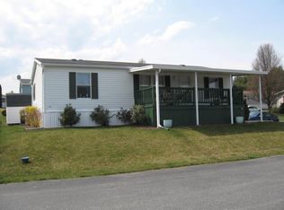 201 Clearfield Ct W, Lancaster, PA 17603