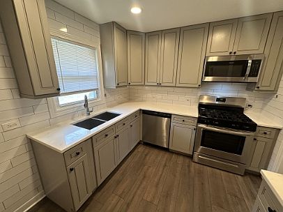 1st image of 515 Fairview Ave #1