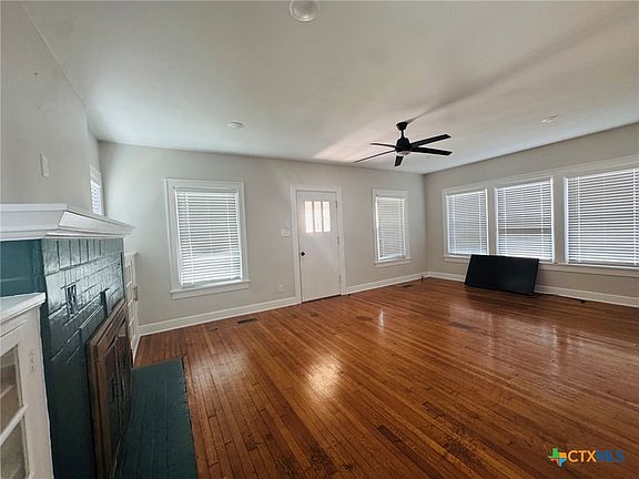 3rd image of 1012 E Main St