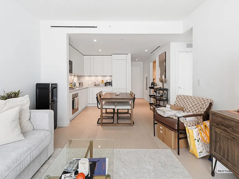 144 1st St #5H — Photo 2