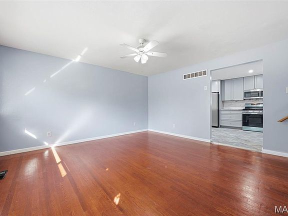5th image of 1925 Apple Blossom Ct