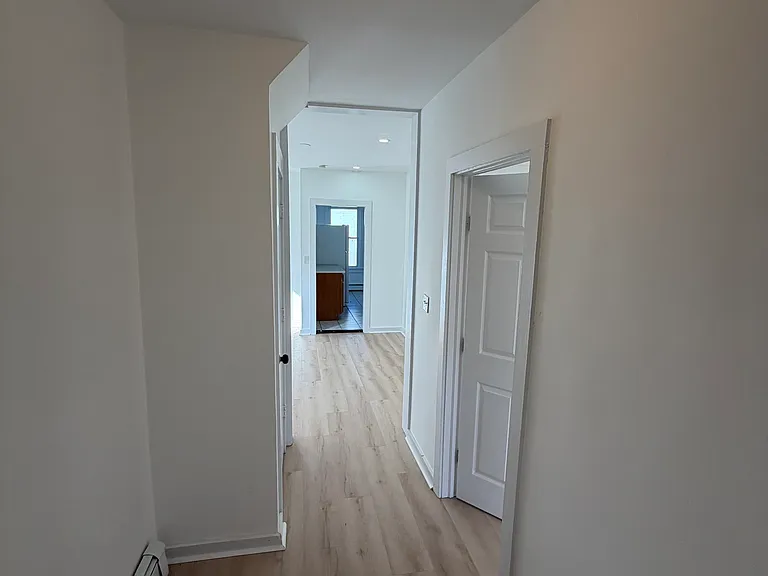 142 Cowles St — Photo 2