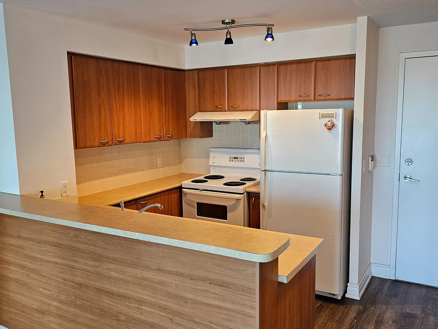 2 bed, $2,500 — Photo 2