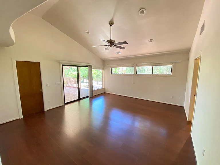 2285 Sanborn Dr — Photo 11