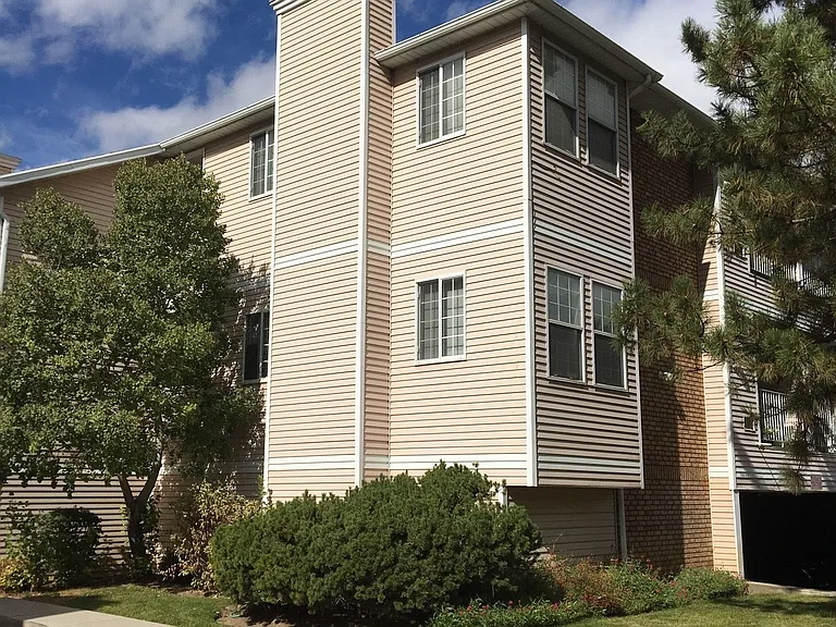 9118 S Scirlein Dr — Photo 3