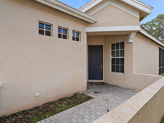 5th image of 836 SW Munjack Cir
