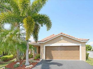 4243 Magnolia Ridge Dr, Weston, FL 33331