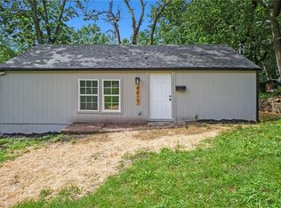 8817 E 49th St, Kansas City, MO 64129