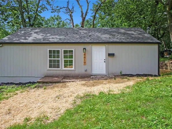 8817 E 49th St, Kansas City, MO 64129