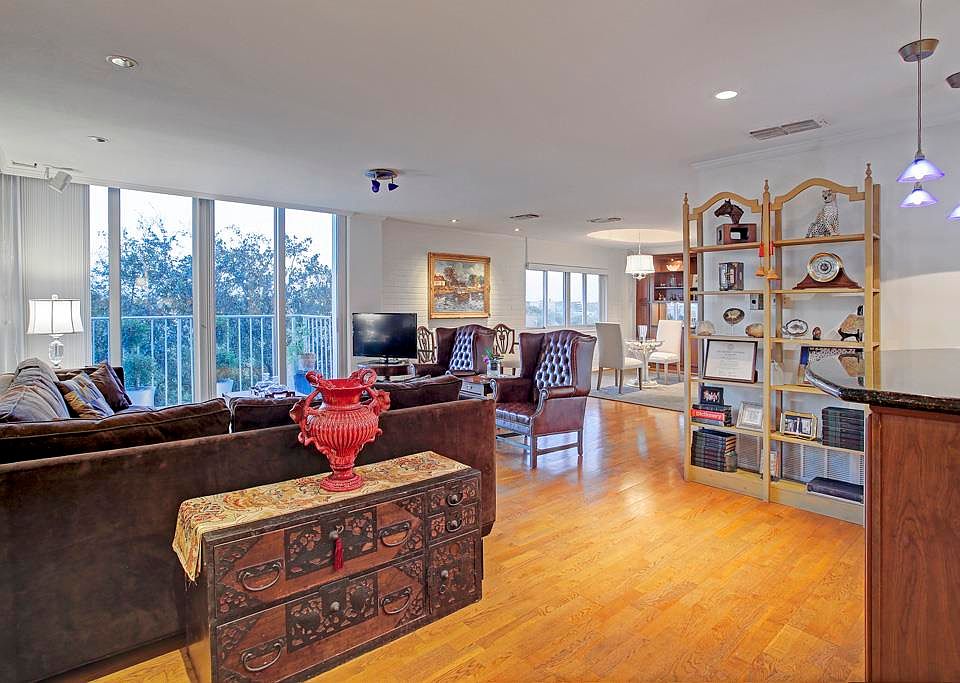 1st image of 3600 Montrose Blvd Unit 501