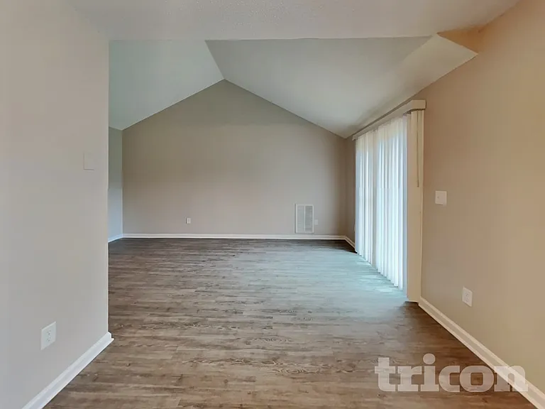 7307 Hooksett Ct — Photo 4