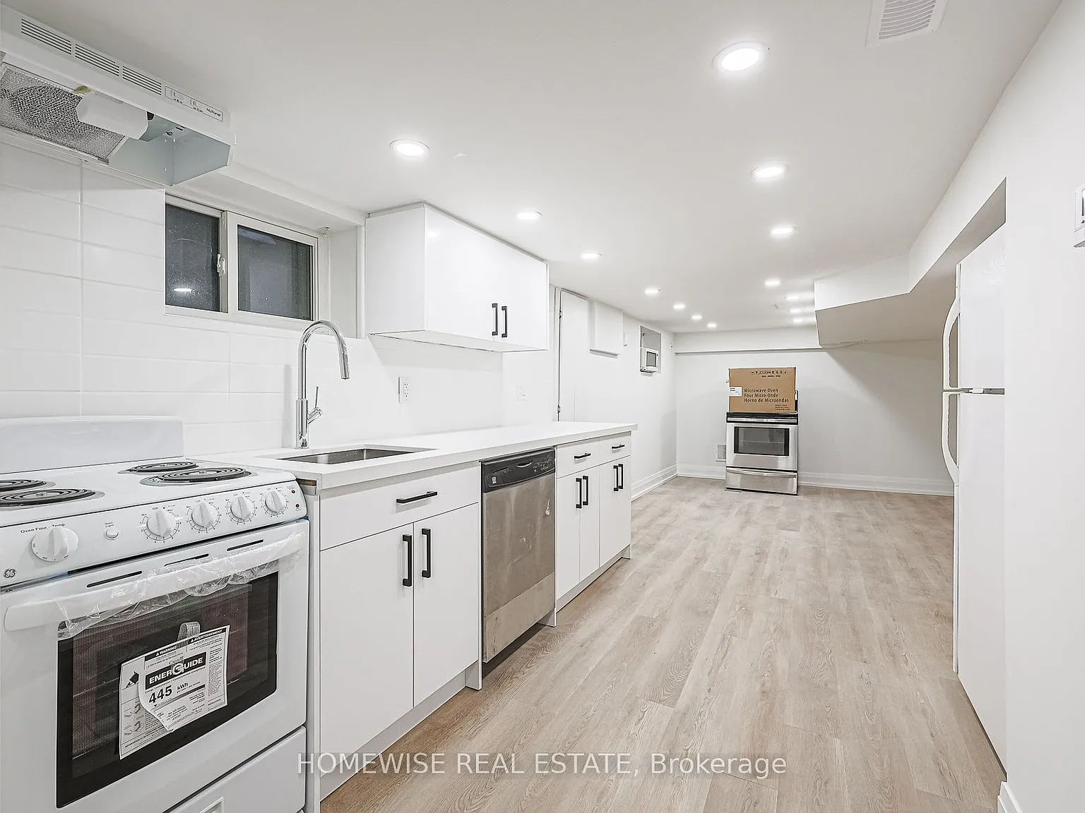2 bed, $2,000 — Photo 4