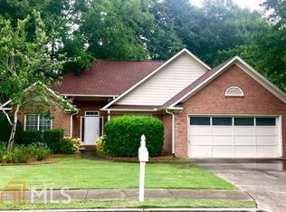 320 Carriage Dr, Fayetteville, GA 30214