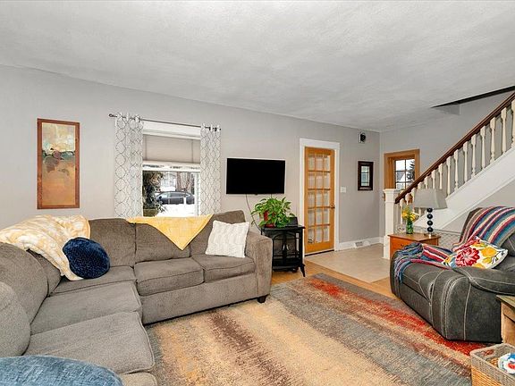 4th image of 4722 Oneida St