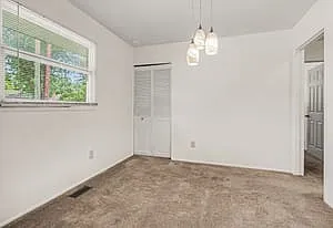 350 Hollywood Dr — Photo 6